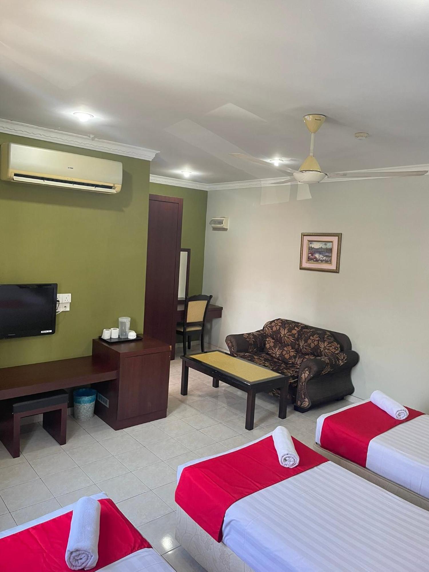 Bayu View Hotel Кланг Екстериор снимка