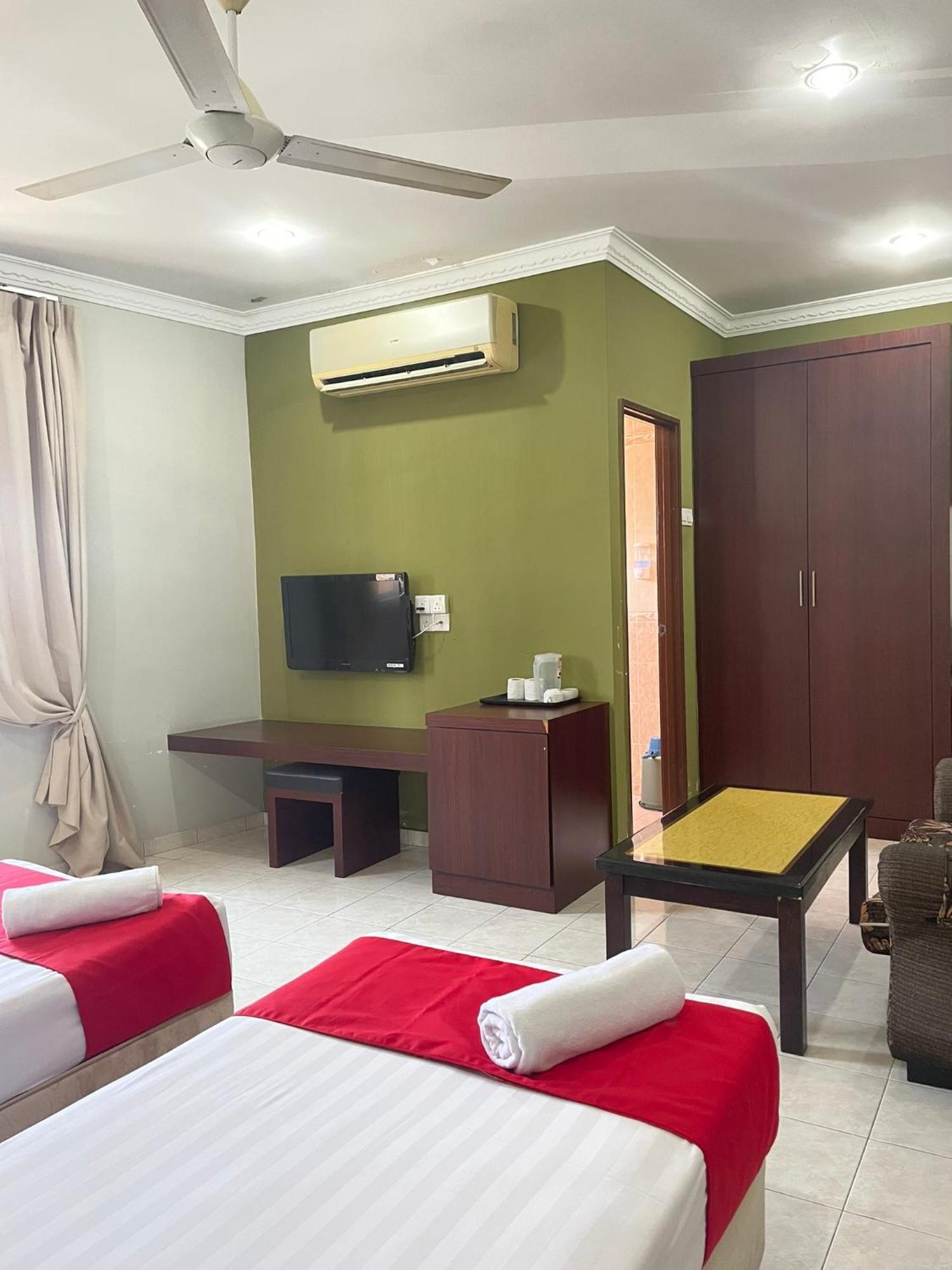 Bayu View Hotel Кланг Екстериор снимка
