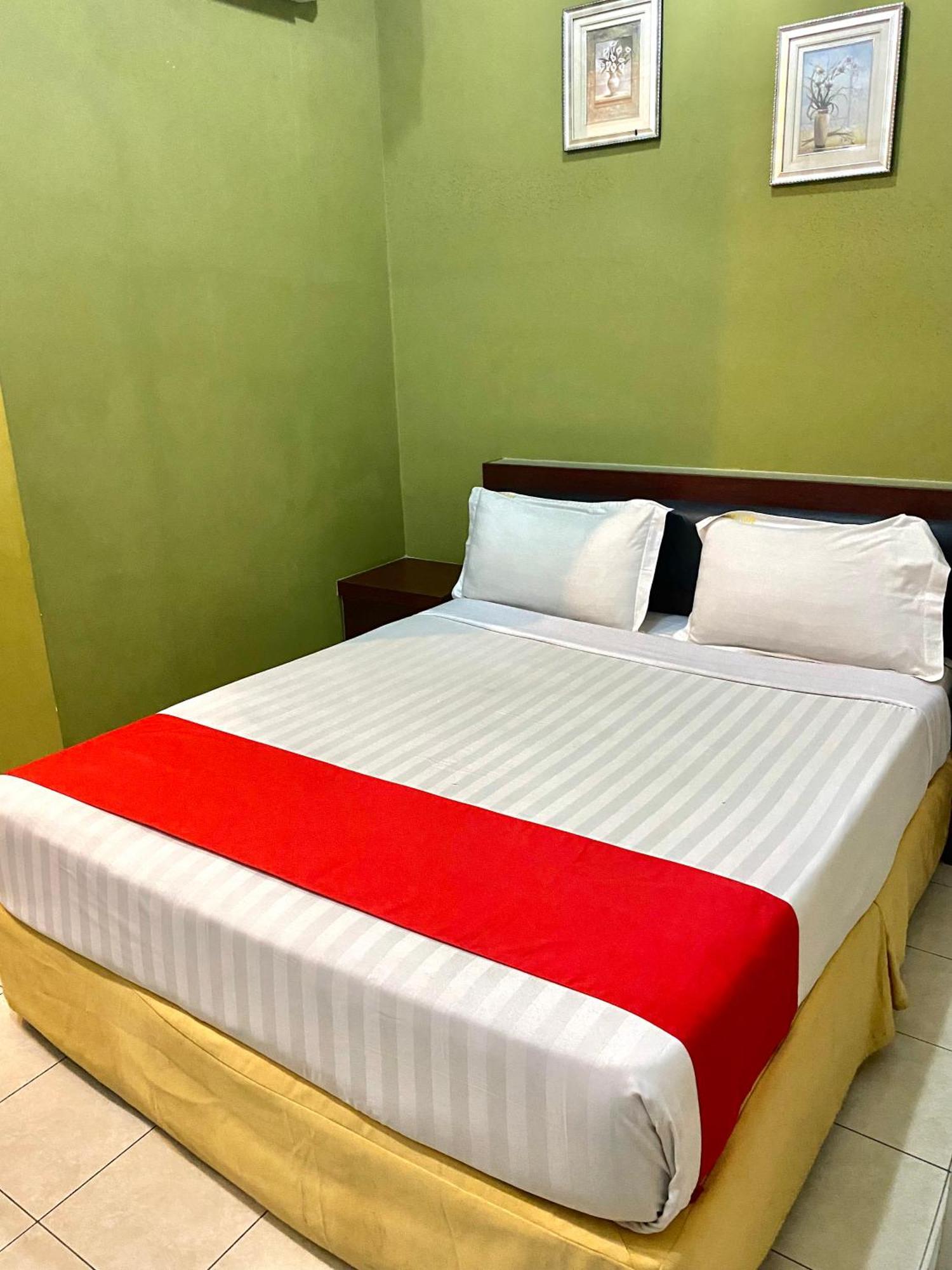 Bayu View Hotel Кланг Екстериор снимка